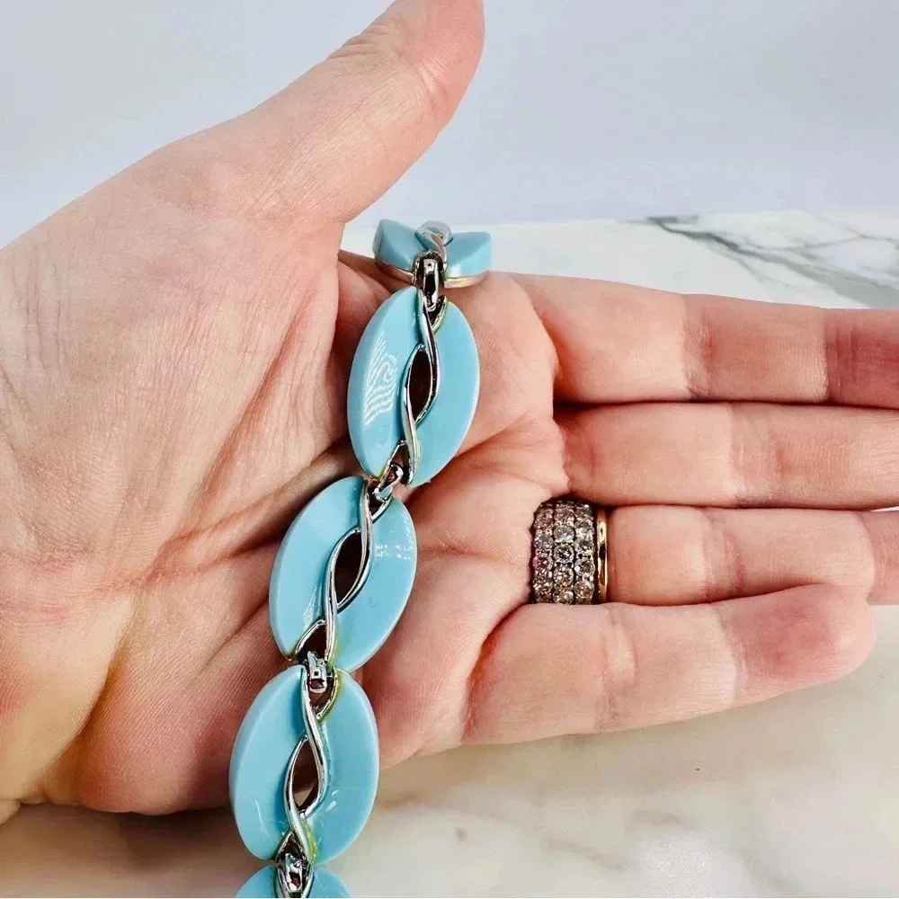 Vintage Lisner Baby Blue Bracelet Signed Molded Plastic Link Estate Cost…